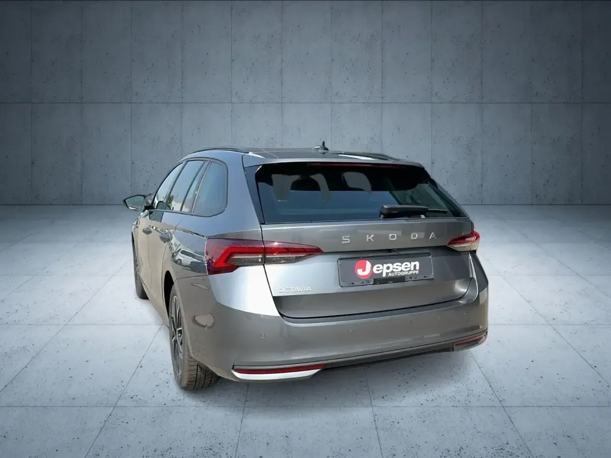 Gebraucht Skoda Octavia Tour 150 PS (110 kW) 2025 Grau Kombi