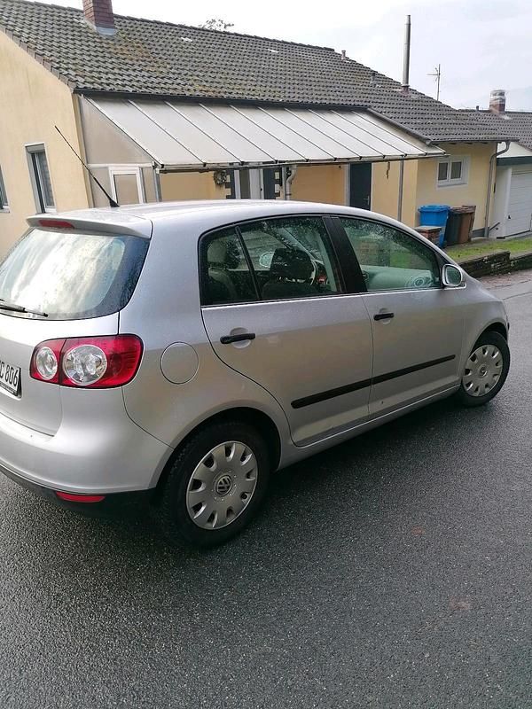 Silber Gebraucht 2005 VW Golf Plus Cross Van / Kleinbus | 3.450 € (Guter Preis) - Bild 1/4