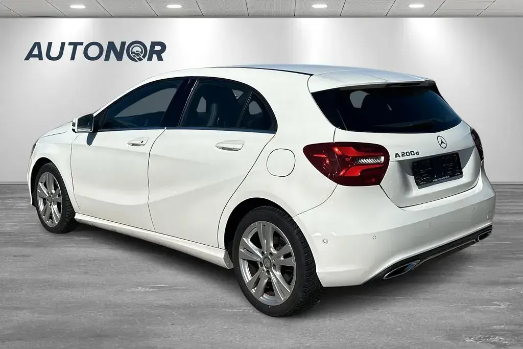 Gebraucht Mercedes A200 136 PS (100 kW) 2016 Weiß Limousine