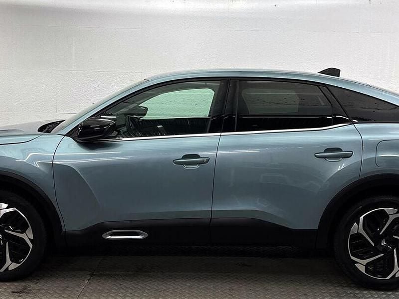 Gebraucht Citroën C4 PureTech 149 PS (109 kW) 2024 Island blue Limousine