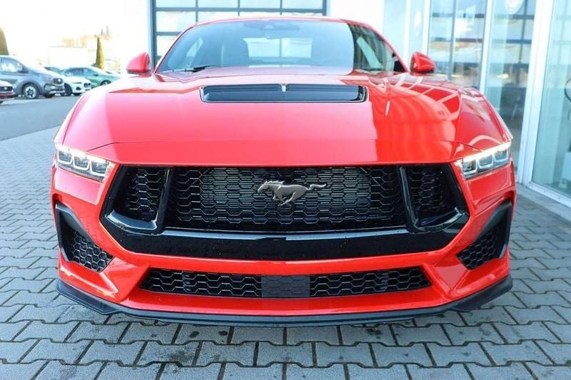 Neu Ford Mustang Fastback 446 PS (328 kW) 2026 Racered Coupé