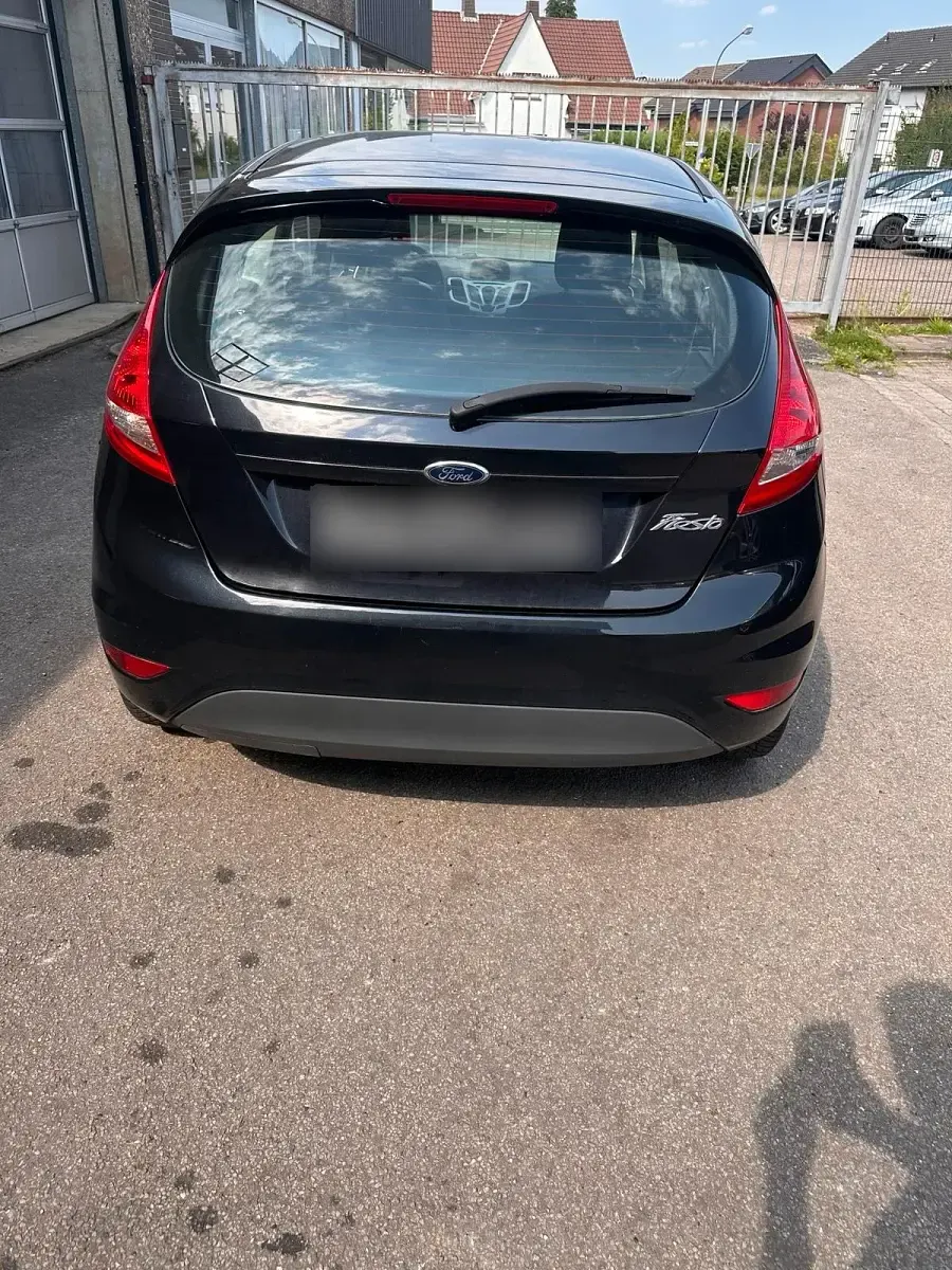 Gebraucht Ford Fiesta 82 PS (60 kW) 2012 Schwarz Limousine