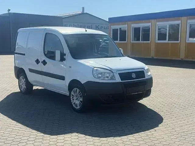 Gebraucht Fiat Doblò 105 PS (77 kW) 2009 Weiß Van / Kleinbus