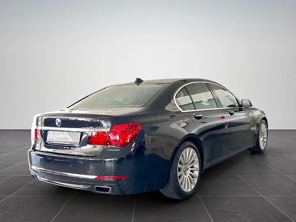 Gebraucht BMW 750 381 PS (280 kW) 2015 Schwarz Limousine