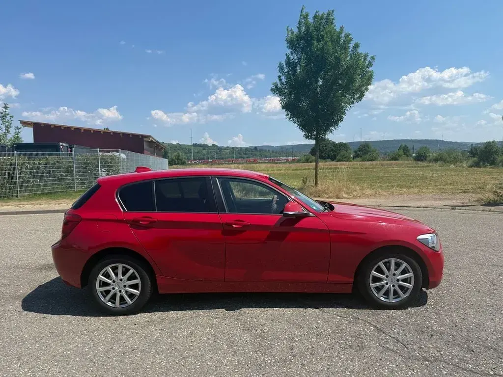 Gebraucht BMW 114 Advantage 102 PS (75 kW) 2012 Rot Kleinwagen