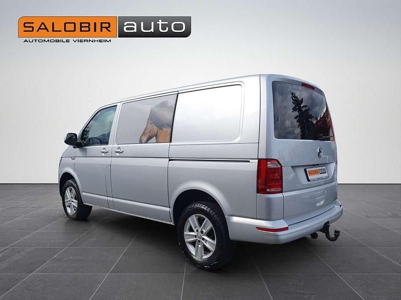Gebraucht VW Transporter 204 PS (150 kW) 2018 Reflexsilber metallic Van