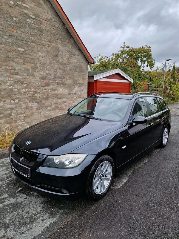 Schwarz Gebraucht 2008 BMW 318 Kombi | 4.400 € (Etwas zu teuer) - Bild 1/4