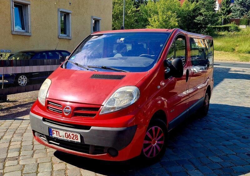 Rot Gebraucht 2007 Nissan Primastar Van / Kleinbus | 4.700 € - Bild 1/4