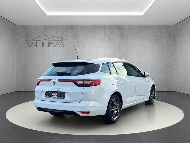 Gebraucht Renault Mégane IV Business 110 PS (80 kW) 2018 Weiß Limousine