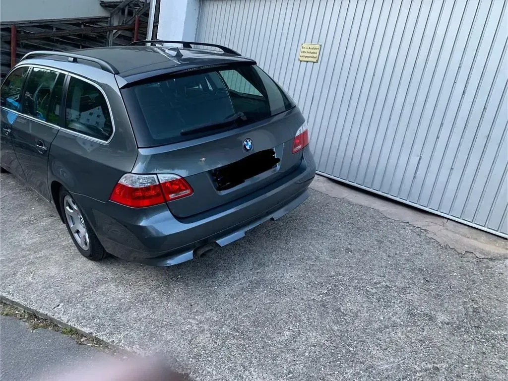 Gebraucht BMW 520 163 PS (119 kW) 2006 Grau Kombi