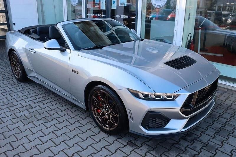 Neu Ford Mustang GT Convertible 446 PS (328 kW) 2026 Iconicsilver metallic Cabrio