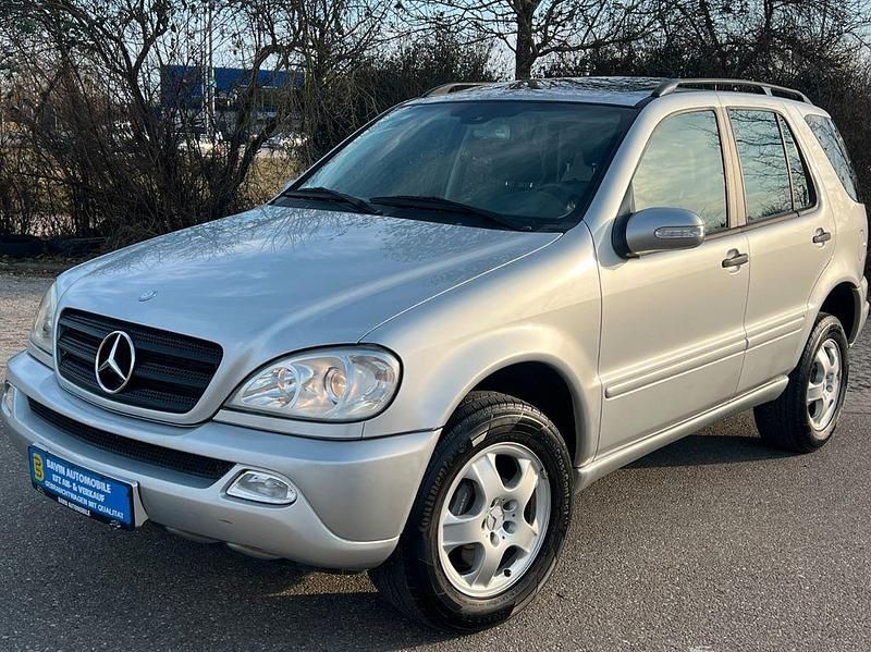 Gebraucht Mercedes ML270 163 PS (119 kW) 2004 Silber SUV