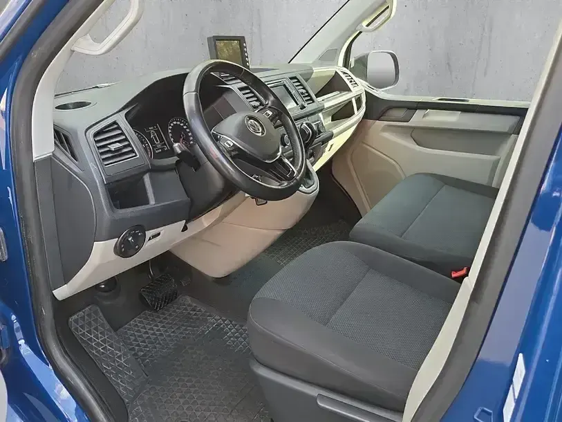 Gebraucht VW Transporter 150 PS (110 kW) 2019 Deep ocean blue Van