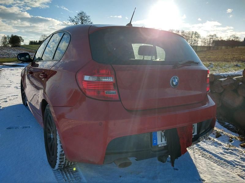 Gebraucht BMW 120 177 PS (130 kW) 2009 Rot Kleinwagen