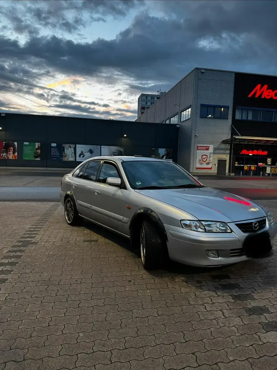 Gebraucht Mazda 626 100 PS (73 kW) 2000 Silber Limousine