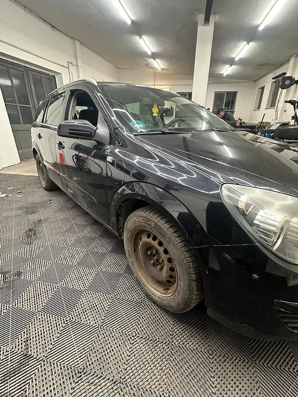 Gebraucht Opel Astra 124 PS (91 kW) 2005 Schwarz Kombi