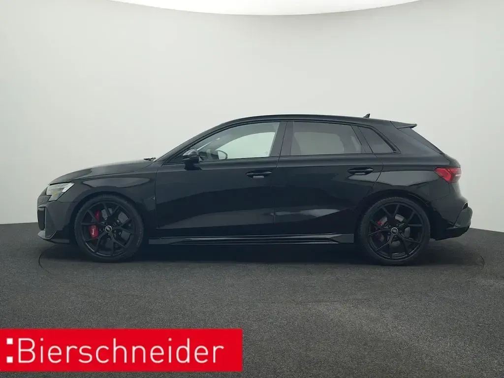 Gebraucht Audi RS3 Sport 400 PS (294 kW) 2025 Schwarz Limousine