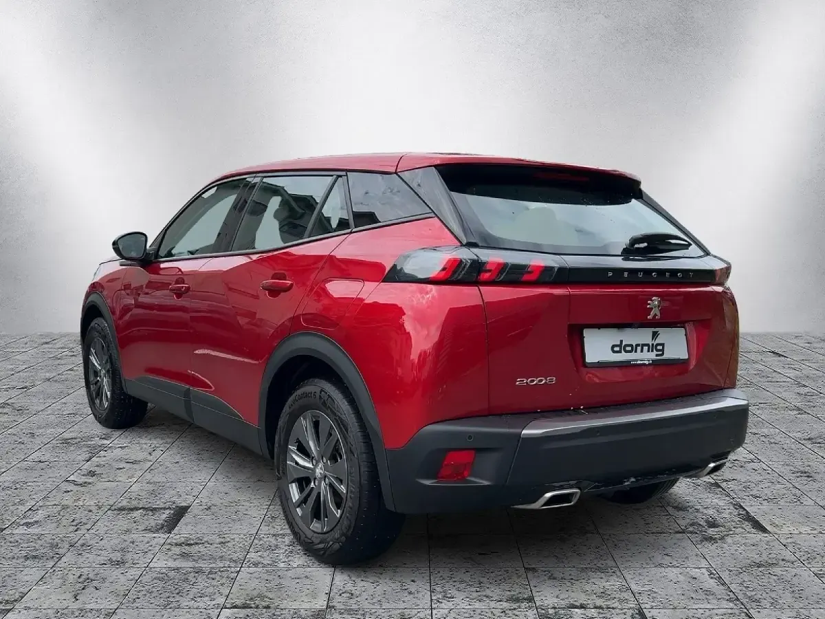 Gebraucht Peugeot 2008 Active 131 PS (96 kW) 2022 Elixir rot sonderlack SUV