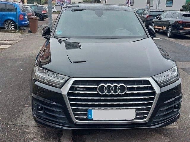 Schwarz Gebraucht 2018 Audi Q7 S-Line SUV | 41.950 € (Fairer Preis) - Bild 1/4
