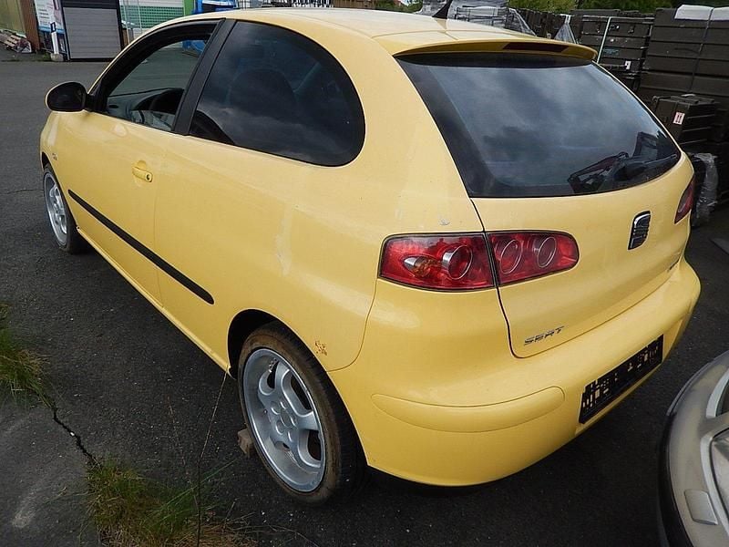 Gebraucht Seat Ibiza 101 PS (74 kW) 2005 Gelb Kleinwagen