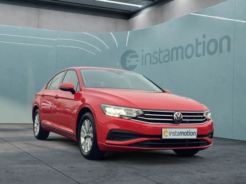 Gebraucht VW Passat 150 PS (110 kW) 2021 Rot Limousine