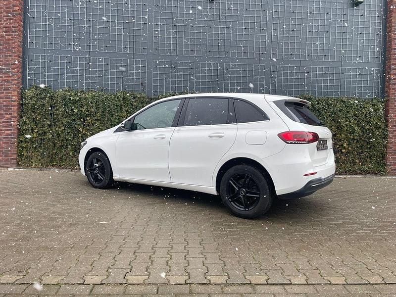 Gebraucht Mercedes B200 150 PS (110 kW) 2021 Weiß Van / Kleinbus