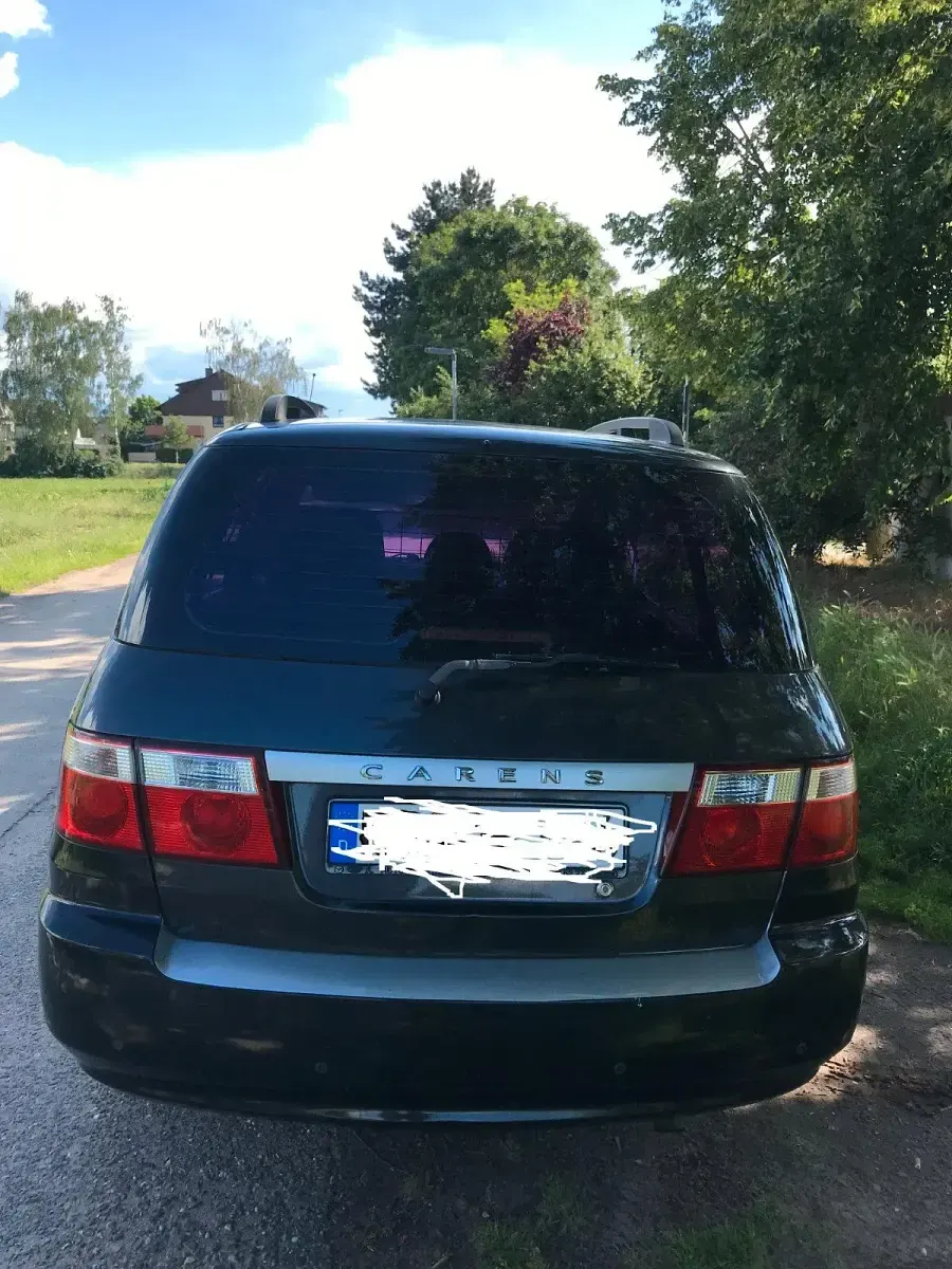 Gebraucht Kia Carens 139 PS (102 kW) 2005 Silber Van / Kleinbus