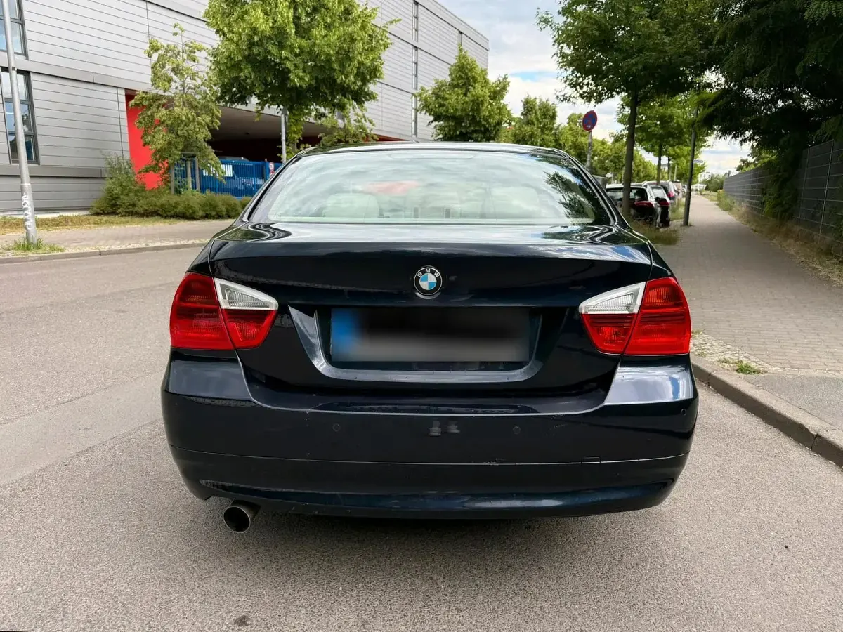 Gebraucht BMW 318 129 PS (94 kW) 2006 Blau Limousine