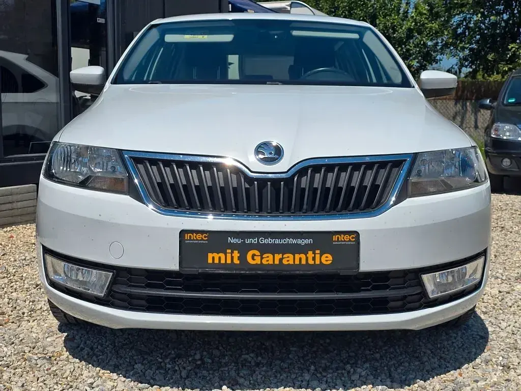 Gebraucht Skoda Rapid 90 PS (66 kW) 2016 Weiß Kleinwagen