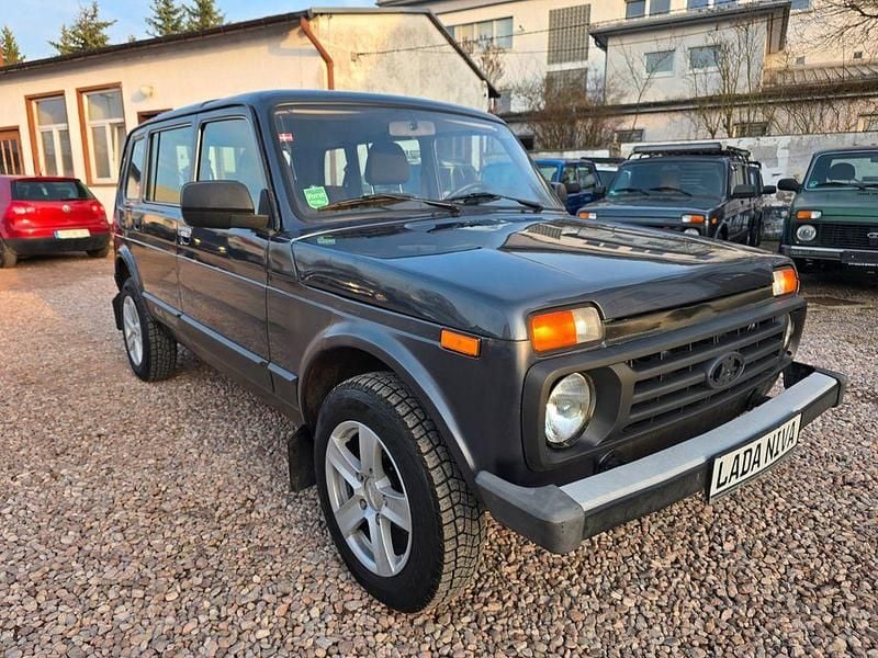 Gebraucht Lada Taiga 83 PS (61 kW) 2019 Grau SUV