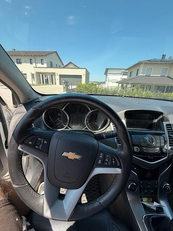 Gebraucht Chevrolet Cruze 163 PS (119 kW) 2012 Weiß Kombi