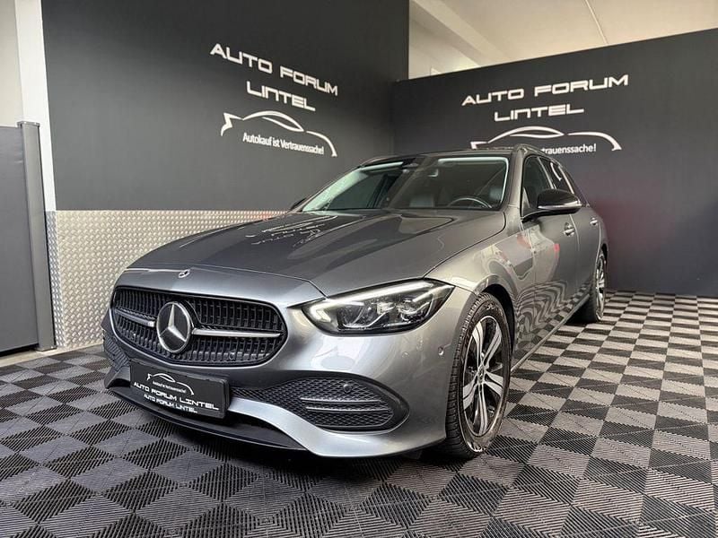 Grau Gebraucht 2022 Mercedes C300 Kombi | 29.999 € (Superpreis) - Bild 1/4