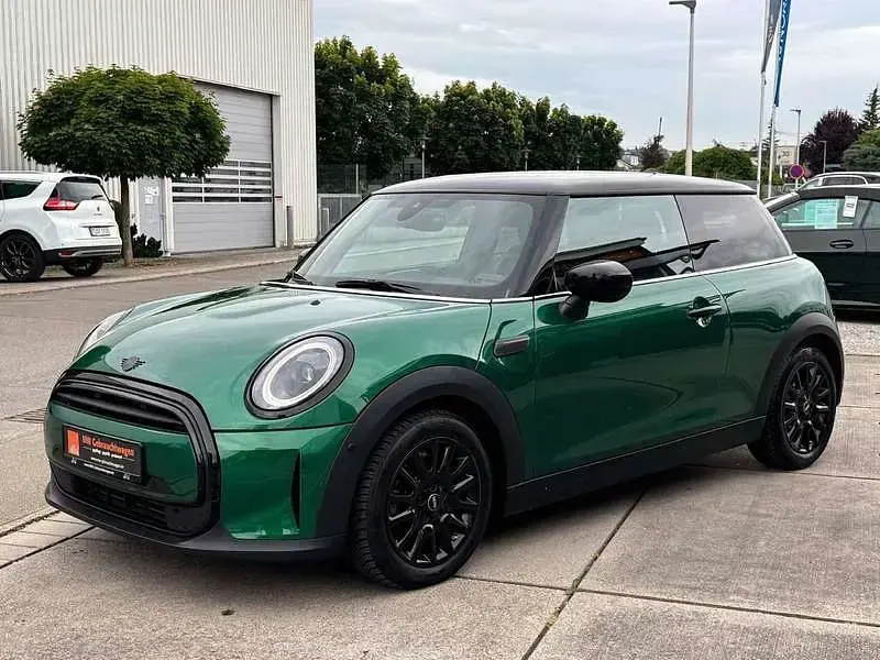 Gebraucht Mini Cooper Classic 136 PS (100 kW) 2023 Grün Kleinwagen