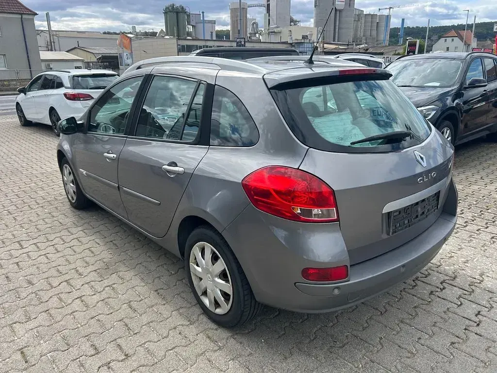 Gebraucht Renault Clio II Dynamique 75 PS (55 kW) 2011 Limousine