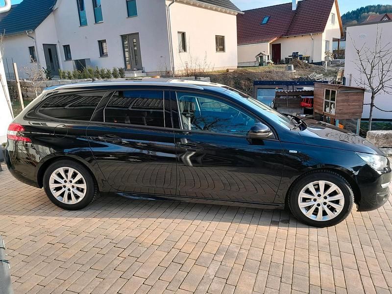 Gebraucht Peugeot 308 88 PS (64 kW) 2017 Schwarz Kombi