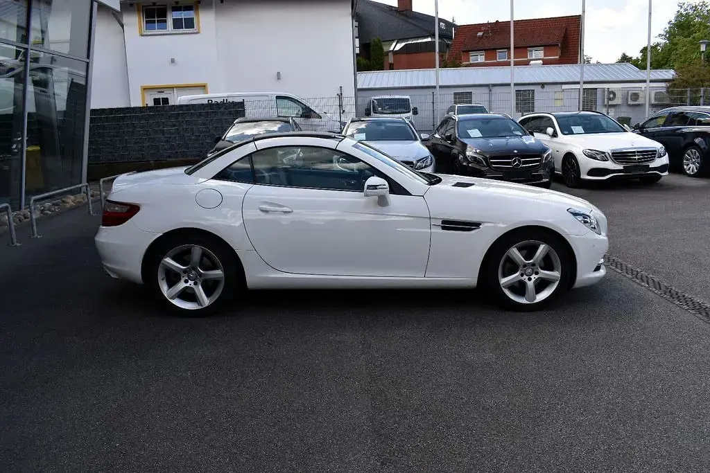 Gebraucht Mercedes SLK200 184 PS (135 kW) 2015 Weiß Cabrio