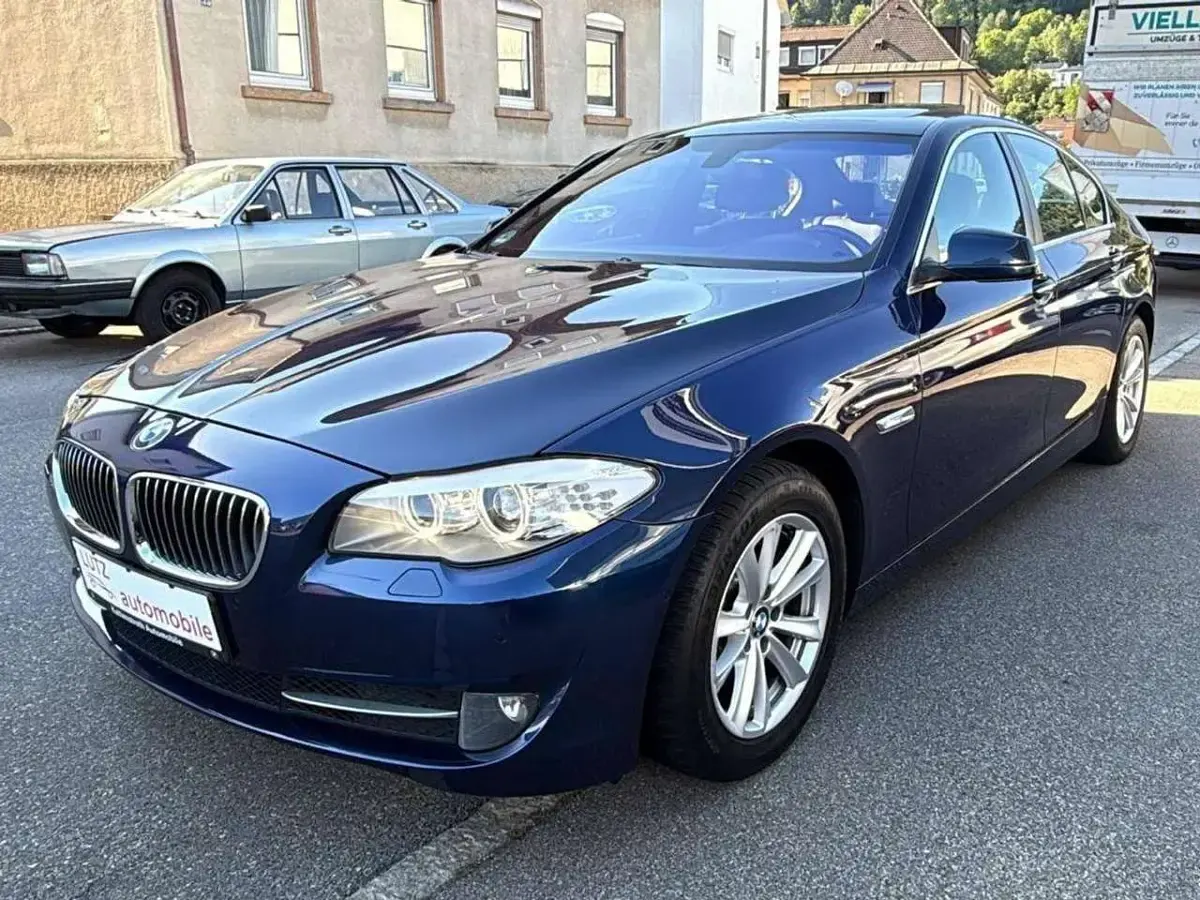 Gebraucht BMW 520 184 PS (135 kW) 2012 Tiefseeblau metallic Limousine