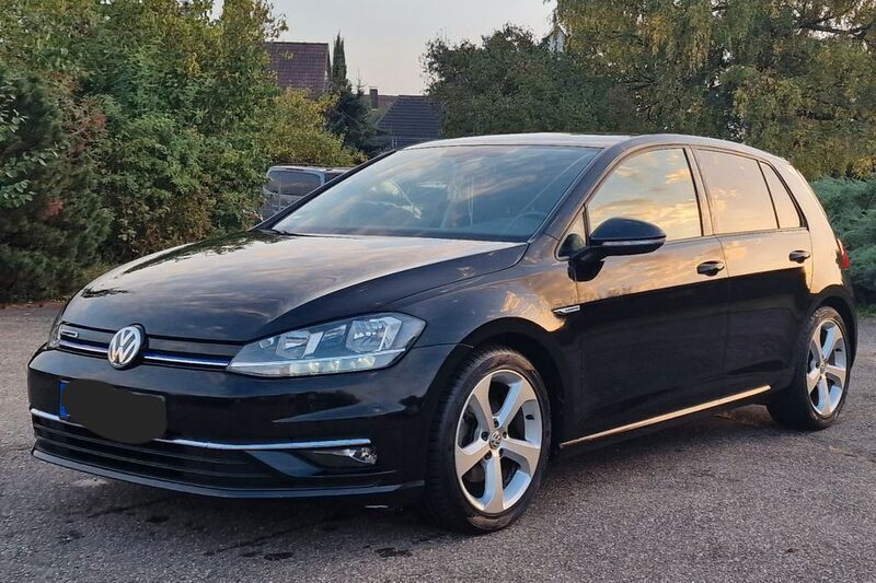 Schwarz Gebraucht 2019 VW Golf VII Limousine | 15.800 € (Superpreis) - Bild 1/4