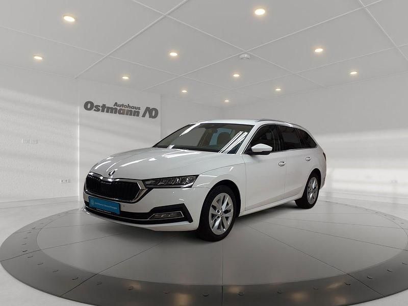 Candyweiss Gebraucht 2022 Skoda Octavia Style Kombi | 24.965 € (Fairer Preis) - Bild 1/4