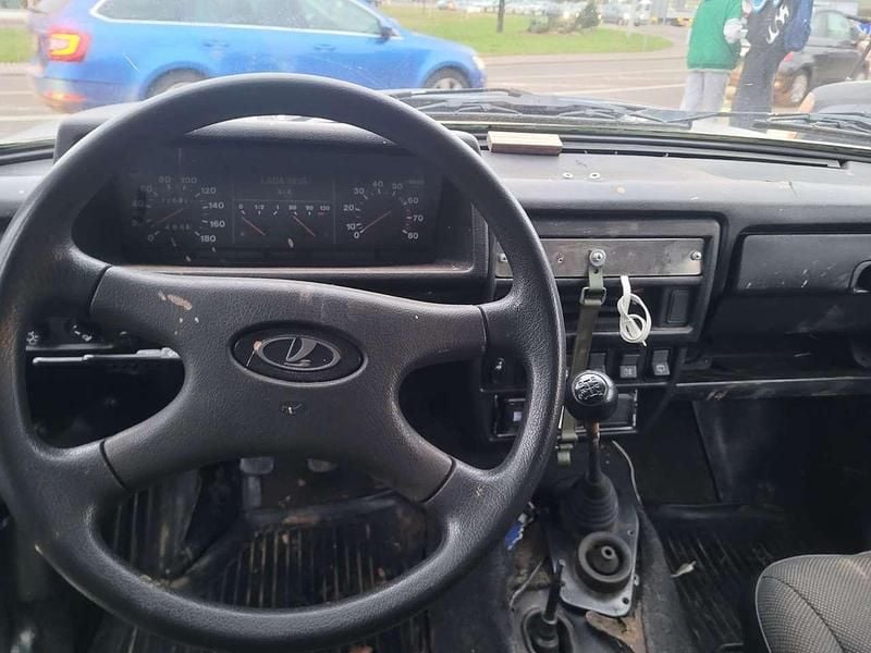 Gebraucht Lada niva 82 PS (60 kW) 2001 Grün SUV