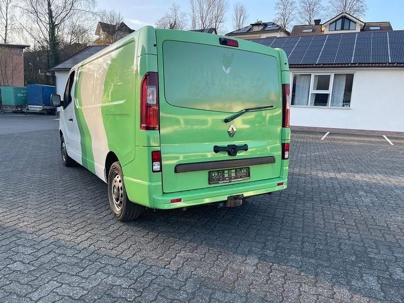 Gebraucht Renault Trafic 145 PS (106 kW) 2016 Weiß Van / Kleinbus