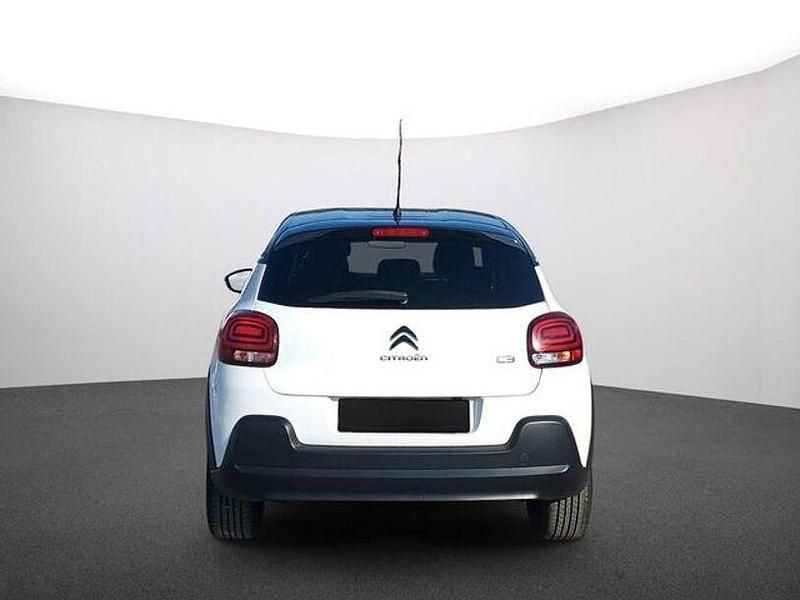 Używany Citroën C3 Shine 82 KM (60 kW) 2022 Biały Hatchback