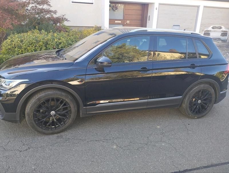Schwarz Gebraucht 2021 VW Tiguan United SUV | 20.000 € (Superpreis) - Bild 1/4