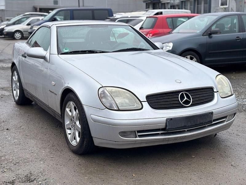 Gebraucht Mercedes SLK230 193 PS (141 kW) 1998 Silber Cabrio