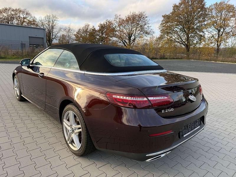 Gebraucht Mercedes E200 197 PS (144 kW) 2021 Rot Cabrio