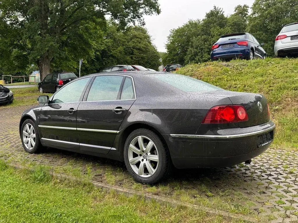 Gebraucht VW Phaeton 239 PS (175 kW) 2010 Braun Limousine