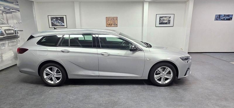 Silber Gebraucht 2022 Opel Insignia Business Kombi | 16.900 € (Superpreis) - Bild 1/4