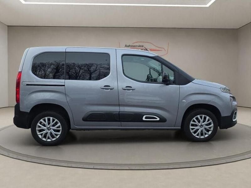 Gebraucht Citroën Berlingo Feel 131 PS (96 kW) 2023 Lack grau artense/typ aussenve Van / Kleinbus