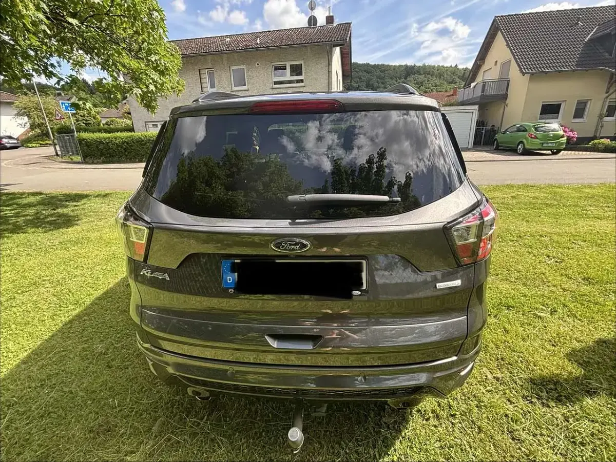 Gebraucht Ford Kuga ST-Line 242 PS (177 kW) 2017 Grau SUV