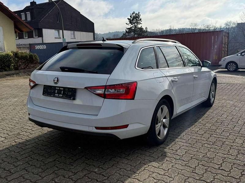 Gebraucht Skoda Superb 190 PS (139 kW) 2016 Weiß Kombi